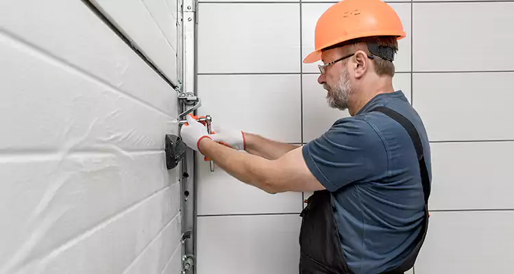 Emergency Garage Door Repair in DeLand, FL