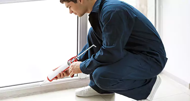 Window Glass Caulk Repair in DeLand, FL